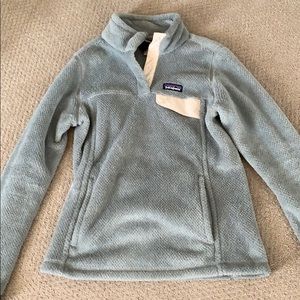 Patagonia gray soft pullover